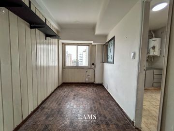 Alquiler 24 meses - Departamento 3 ambientes con balcón y dependencia - Zona Centro