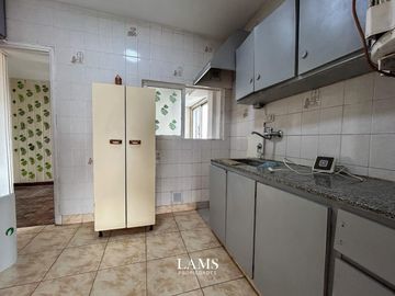 Alquiler 24 meses - Departamento 3 ambientes con balcón y dependencia - Zona Centro