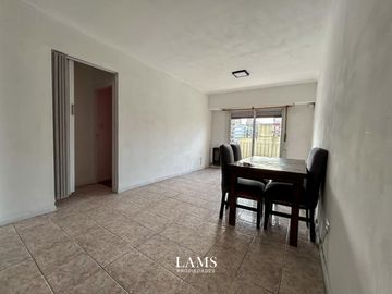 Alquiler 24 meses - Departamento 3 ambientes con balcón y dependencia - Zona Centro