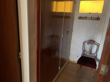 Hermoso piso de 4 Ambientes con dependencia, escritorio, baulera y cochera