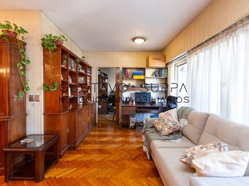 Hermoso piso de 4 Ambientes con dependencia, escritorio, baulera y cochera