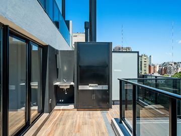 VENTA - DEPARTAMENTO DE TRES AMBIENTES CON BALCON TERRAZA - LAS CAÑITAS.