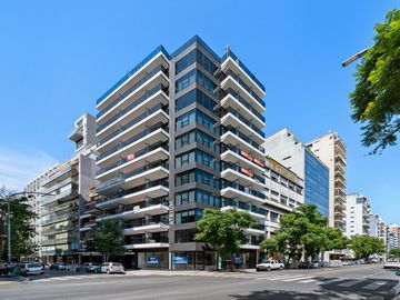 VENTA - DEPARTAMENTO DE TRES AMBIENTES CON BALCON TERRAZA - LAS CAÑITAS.