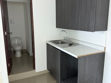 OFICINA EN RENTA, AV. FUNDADORES, DEL PASEO RESIDENCIAL