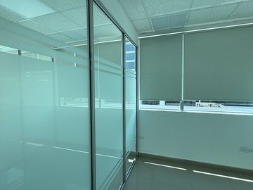 OFICINA EN RENTA, AV. FUNDADORES, DEL PASEO RESIDENCIAL
