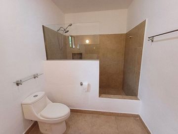 CASA EN RENTA EN MERIDA F-1149, 3 REC. CLUB DE GOLF LA CEIBA $45,000 M.N.
