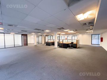 Alquiler oficina de 400 m2 en 2 plantas con 3 cocheras - Martínez
