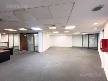 Alquiler oficina de 400 m2 en 2 plantas con 3 cocheras - Martínez