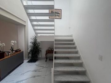 Venta Casa en Gorostiaga y Malasia Zona Embajadas Belgrano