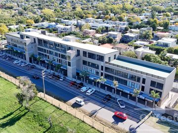 Local comercial con cochera en alquiler - Hudson - ZONA SUR- BERAZATEGUI