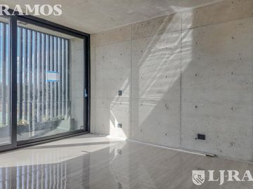 Casa sobre lote al RIO en venta en EL YACHT, NORDELTA