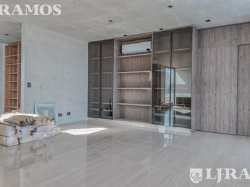 Casa sobre lote al RIO en venta en EL YACHT, NORDELTA
