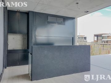 Casa sobre lote al RIO en venta en EL YACHT, NORDELTA