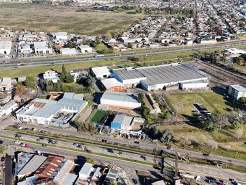 Depósito de 1.100 m2 sup. cubierta en Alquiler en Combatientes de Malvinas al 1500, Campana