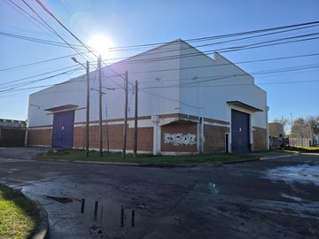 Depósito de 1.100 m2 sup. cubierta en Alquiler en Combatientes de Malvinas al 1500, Campana