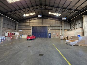 Depósito de 1.100 m2 sup. cubierta en Alquiler en Combatientes de Malvinas al 1500, Campana