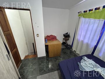 Venta Casa 6 ambientes con cochera y quincho en San Jose