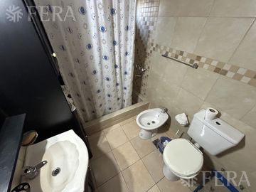 Venta Casa 6 ambientes con cochera y quincho en San Jose
