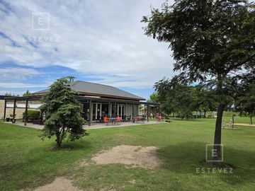 Casa en venta, 3 dormitorios, pileta, laguna, Barrio Cerrado, GBA Norte