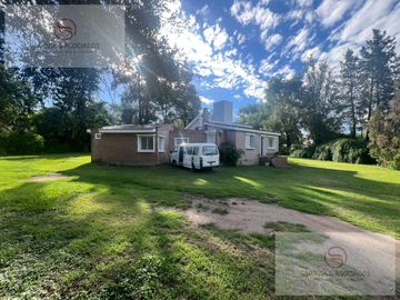 Casa en Venta, 3 Dormitorios, Villa Allende