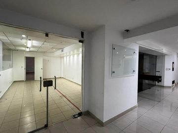 Av. Santa Fe 1970 - Oficinas - Consultorios - Apto todo destino