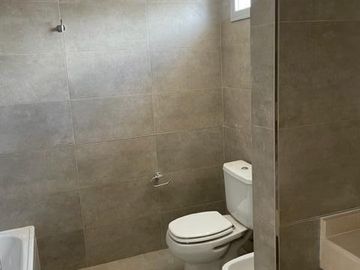 Lindisimo con toilette y cochera