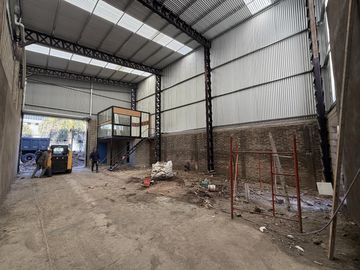 Galpón en Area de Promoción El Triángulo