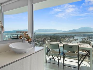 Departamento con vista al mar en Marina Vallarta, piso 10
