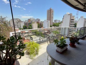 Venta Semipiso 4 Ambientes con Suite en Flores Norte con Cochera Fija y Parrilla (Apto Crédito)