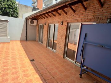 Venta Semipiso 4 Ambientes con Suite en Flores Norte con Cochera Fija y Parrilla (Apto Crédito)