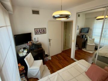 Venta Semipiso 4 Ambientes con Suite en Flores Norte con Cochera Fija y Parrilla (Apto Crédito)