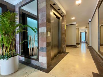 Venta Semipiso 4 Ambientes con Suite en Flores Norte con Cochera Fija y Parrilla (Apto Crédito)