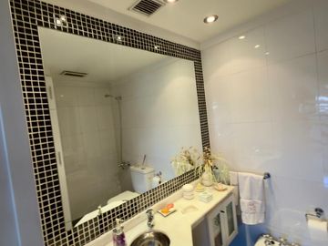 Venta Semipiso 4 Ambientes con Suite en Flores Norte con Cochera Fija y Parrilla (Apto Crédito)