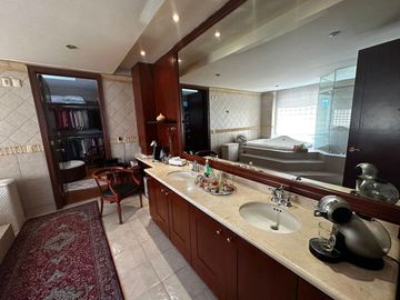 Venta hermoso departamento con vistas al campo de golf