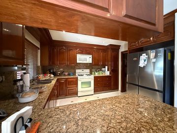 CASA EN VENTA, HACIENDA AGUA CALIENTE