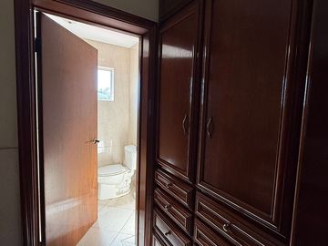 CASA EN VENTA, HACIENDA AGUA CALIENTE