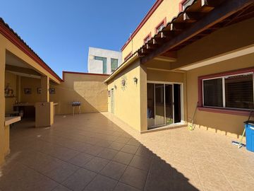 CASA EN VENTA, HACIENDA AGUA CALIENTE