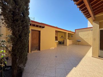 CASA EN VENTA, HACIENDA AGUA CALIENTE
