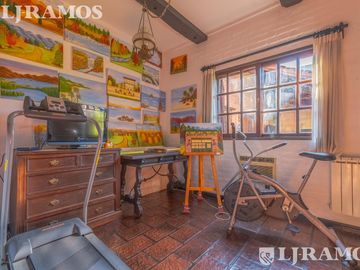 Venta. Clasica Casa. En Barrio EL Estribo. Km 38,5 Panam. ramal PILAR