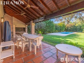 Venta. Clasica Casa. En Barrio EL Estribo. Km 38,5 Panam. ramal PILAR