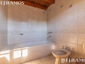 Venta. Clasica Casa. En Barrio EL Estribo. Km 38,5 Panam. ramal PILAR