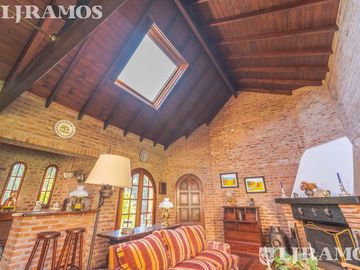 Venta. Clasica Casa. En Barrio EL Estribo. Km 38,5 Panam. ramal PILAR