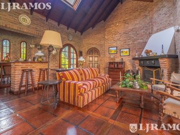 Venta. Clasica Casa. En Barrio EL Estribo. Km 38,5 Panam. ramal PILAR