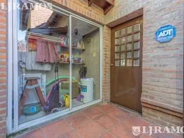 Venta. Clasica Casa. En Barrio EL Estribo. Km 38,5 Panam. ramal PILAR