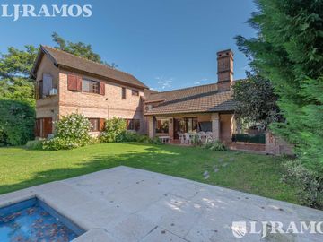 Venta. Clasica Casa. En Barrio EL Estribo. Km 38,5 Panam. ramal PILAR