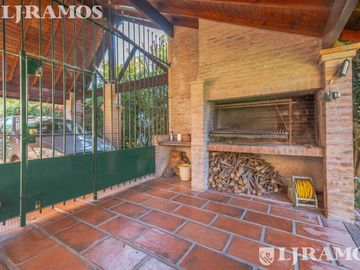 Venta. Clasica Casa. En Barrio EL Estribo. Km 38,5 Panam. ramal PILAR