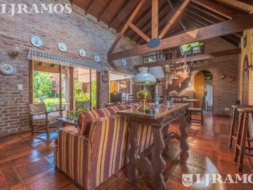 Venta. Clasica Casa. En Barrio EL Estribo. Km 38,5 Panam. ramal PILAR