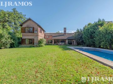 Venta. Clasica Casa. En Barrio EL Estribo. Km 38,5 Panam. ramal PILAR