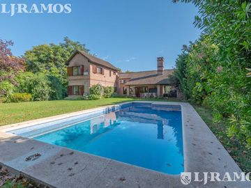 Venta. Clasica Casa. En Barrio EL Estribo. Km 38,5 Panam. ramal PILAR