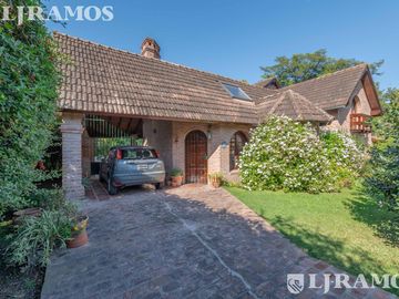 Venta. Clasica Casa. En Barrio EL Estribo. Km 38,5 Panam. ramal PILAR